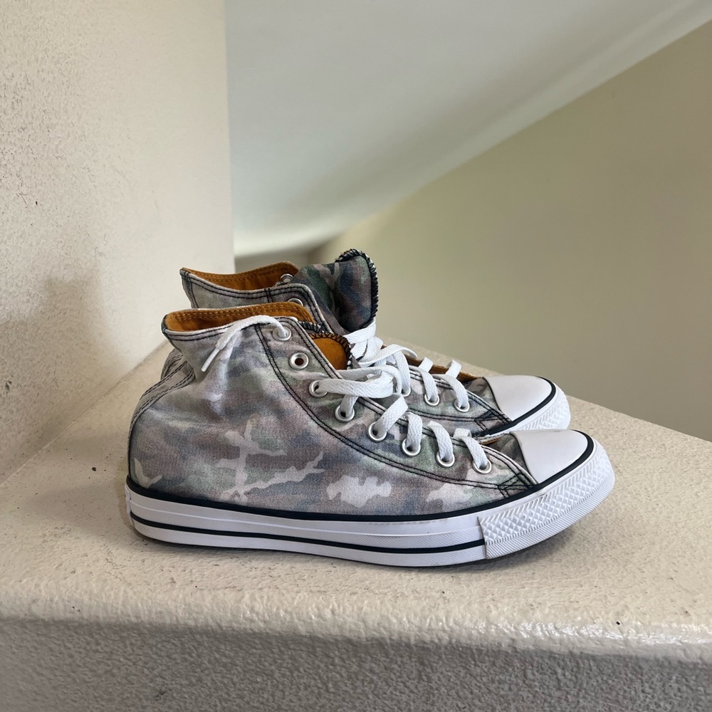 Converse Men's Size 9 Chuck Taylor Camouflage All Star High Sneakers Sandals